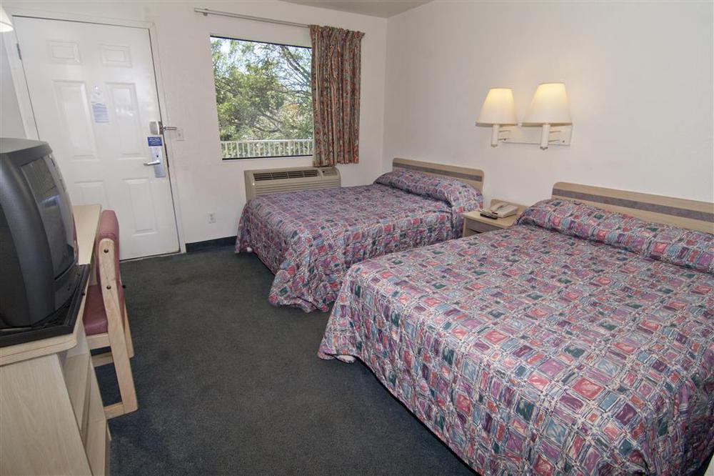 Hotel 6-roseville, Mn - Minneapolis North 3*